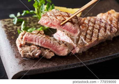 日式碗中的沙朗牛排(日本黑牛肉) 日式碗中的沙朗牛排(日本黑牛肉) 77859000