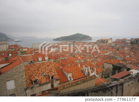 從城牆看到的杜布羅夫尼克老城 77861177