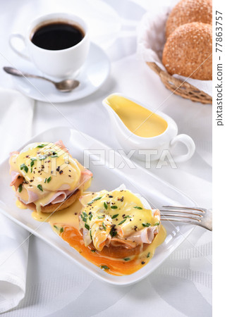 Best Benedict Eggs with Hollandaise Sauce Best Benedict Eggs with Hollandaise Sauce 77863757