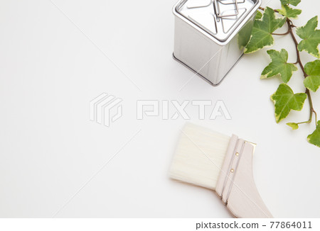 油漆和刷子復制空間 77864011