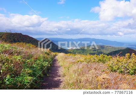 View of Lake Usori from the promenade of Mt. Kamabuse, Mutsu City, Aomori Prefecture 77867116
