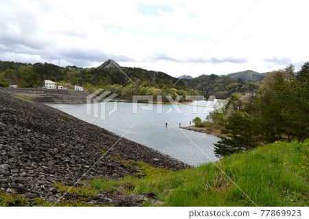 上山市的“前川大壩” 77869923