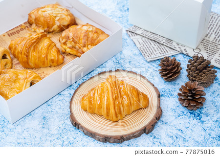 delivery delicious croissants box for eat delivery delicious croissants box for eat 77875016