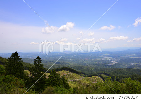 從三重縣青山高原眺望(2021 年 5 月春季) 從三重縣青山高原眺望(2021 年 5 月春季) 77876317