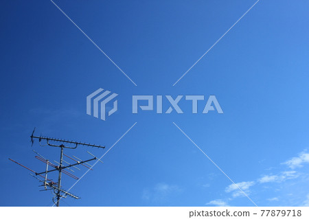 Antenna and blue sky 77879718