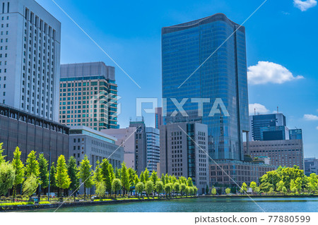 Cityscape of Tokyo Hibiya moat and skyscrapers in the direction of Hibiya 77880599