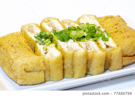 用納豆剪刀烤製的新潟特產炸栃尾 用納豆剪刀烤製的新潟特產炸栃尾 77880799