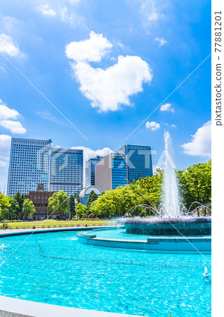 東京日比谷公園的街景（日比谷公會堂） 77881201