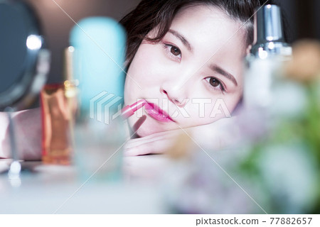 Beauty Makeup Scene Young Woman Painting Lips 77882657