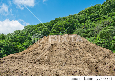 藍天、森林、堤防——土壤處理場 77886381
