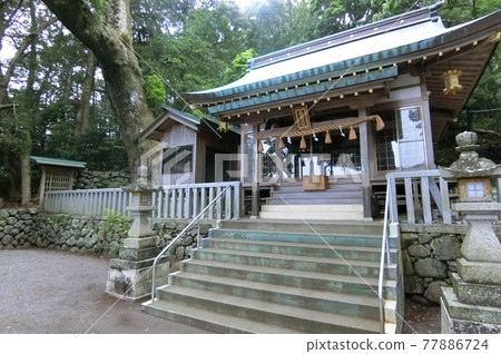 三重縣紀北町長島神社的形狀奇特 77886724