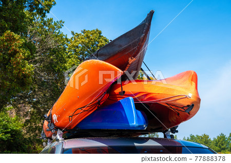 Put a sea kayak in a car / marine sports 77888378
