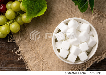 Cube sugar 77890949