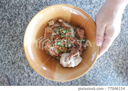 noodles, plain noodles or noodles without soup 77896154