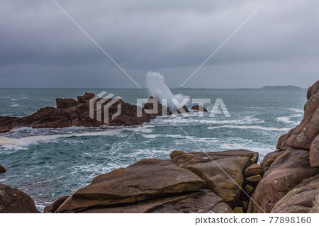 Perros Guirec, Ploumanac'h Lighthouse, Mean Ruz, la Manche, rocks and waves Perros Guirec, Ploumanac'h Lighthouse, Mean Ruz, la Manche, rocks and waves 77898160