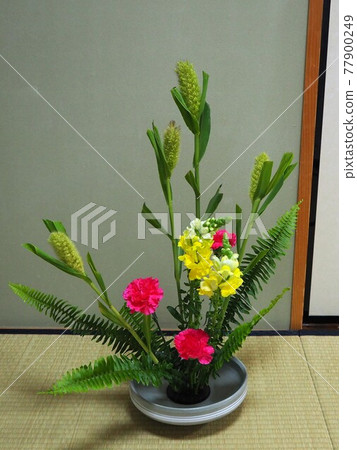Ikebana work Ikebana work 77900249