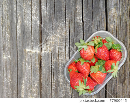 strawberries strawberries 77900445