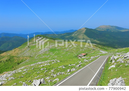 晴空下的四國喀斯特絕景路 77900942