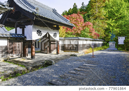 Aizu samurai residence, old residence, front gate 77901864