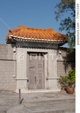 the luxy house at shek o, hk 17 Dec 2005 77903389