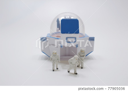 the mini figure work with the space ship the mini figure work with the space ship 77905036