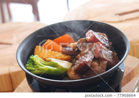 鋼板牛排 鋼板牛排 77908664