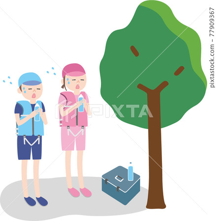 Children hydrating in the shade of a tree Children hydrating in the shade of a tree 77909367