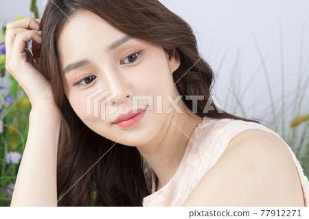 Beautiful Asian model in pink mini dress, spring fashion and beauty concept Beautiful Asian model in pink mini dress, spring fashion and beauty concept 77912271