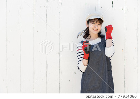 DIY young woman 77914066