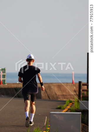Jogging runner 77915913