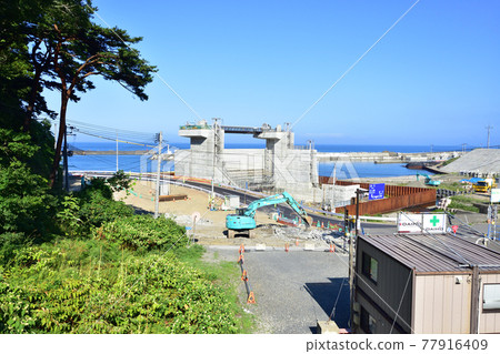 Scenery from the train window between Miyako Station and Fudai Station on the Sanriku Railway in the summer of 2020 77916409