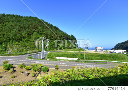 Scenery from the train window between Miyako Station and Fudai Station on the Sanriku Railway in the summer of 2020 Scenery from the train window between Miyako Station and Fudai Station on the Sanriku Railway in the summer of 2020 77916414
