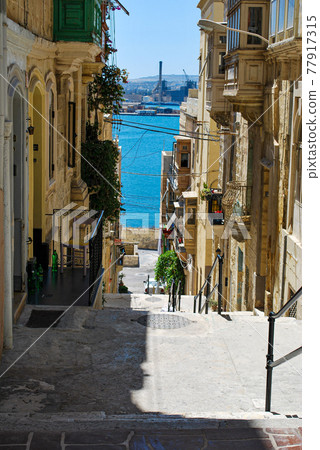 Back alley in Senglea, Malta Back alley in Senglea, Malta 77917315