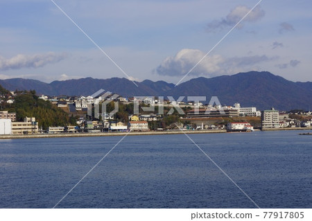 Hatsukaichi City, Hiroshima Prefecture Ajina, Hatsukaichi City as seen from the ferry Hatsukaichi City, Hiroshima Prefecture Ajina, Hatsukaichi City as seen from the ferry 77917805