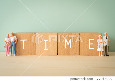 Flow of time | Building blocks and human toys with "TIME" written on them Flow of time | Building blocks and human toys with "TIME" written on them 77918099