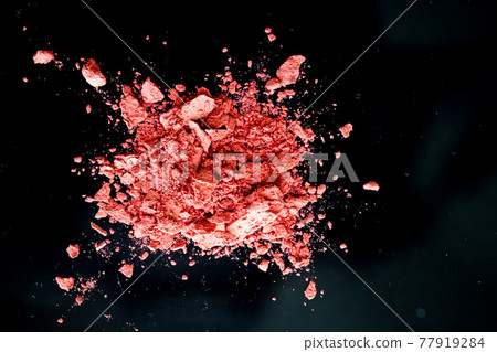 Crushed cosmetics, mineral organic eyeshadow, blush and cosmetic powder isolated on black background, makeup and beauty banner, flatlay design Crushed cosmetics, mineral organic eyeshadow, blush and cosmetic powder isolated on black background, makeup and beauty banner, flatlay design 77919284