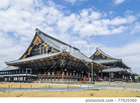 Higashi Honganji Amidado and Mikagedo 77920360