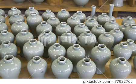 Scenery of the celadon exhibition hall at the Gangjin Celadon Festival Scenery of the celadon exhibition hall at the Gangjin Celadon Festival 77922763