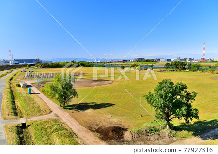 View toward Todabashi / Arakawa upstream (Itabashi-ku, Tokyo) [2020.11] 77927316