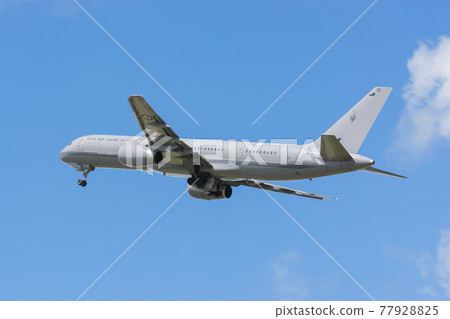 Royal New Zealand Air Force B-757-200M modified aircraft Royal New Zealand Air Force B-757-200M modified aircraft 77928825