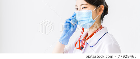 A nurse who is contacted for an emergency 77929463