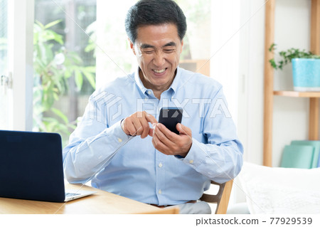 Mature Male Manipulating PC 77929539