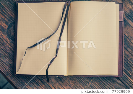 一個筆記本 77929909