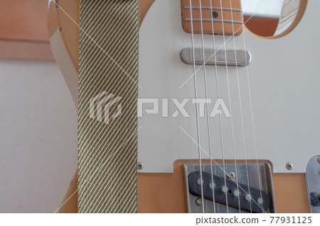 老式吉他、電視廣播員 老式吉他、電視廣播員 77931125