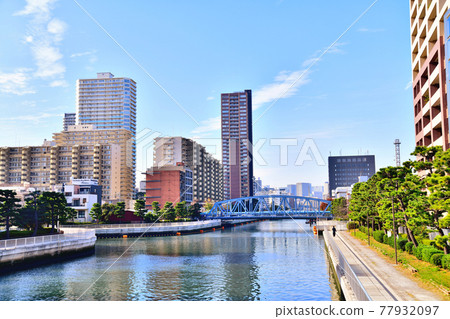 View toward Shin-Takahashi and Sumida River from Shin-Ogi Bridge / Onagi River (Koto-ku, Tokyo) [2020.11] 77932097
