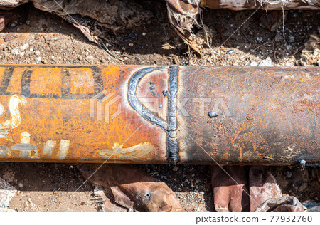 Repair of old rusty metal heating pipes 77932760