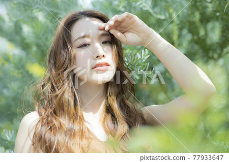 女人笑著微笑美麗 女人笑著微笑美麗 77933647