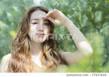 女人笑著微笑美麗 女人笑著微笑美麗 77933649