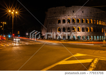 羅馬鬥獸場在晚上 77933708