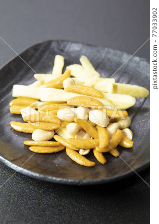 美味的柿子和土豆 77933902